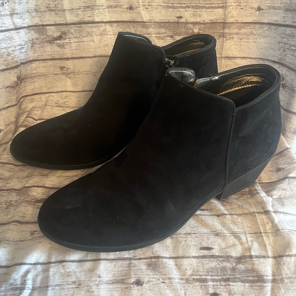 👠X Appeal Suede Woman’s Black Boots Size 7 1/2